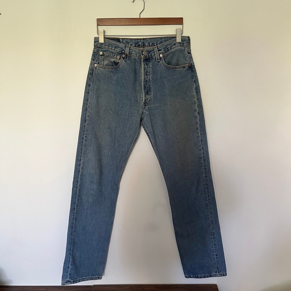 Vintage Levis 501 Made in USA Medium Wash Straight Leg Button Fly Jeans 33x34